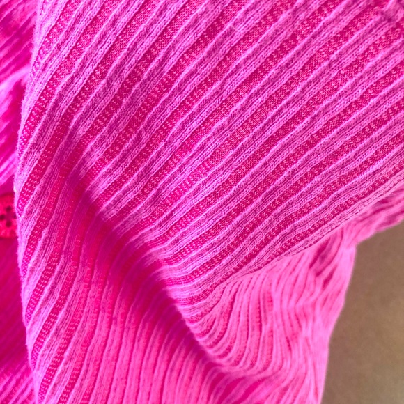 Vince Camuto poly stripe texture fuchsia blouse. Logo buttons. Girls size 12 - Picture 5 of 6